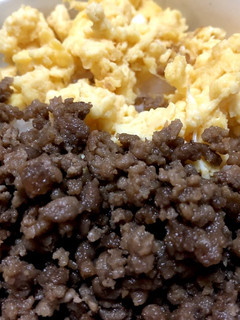 2色そぼろ丼-レシピのメイン写真