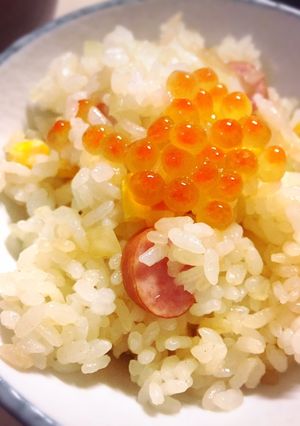 簡単コーンバターピラフにいくらのっけ♪-レシピのメイン写真