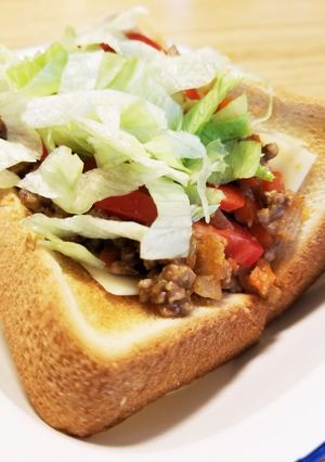 挽肉ストックで簡単朝食⭐タコス風トースト-レシピのメイン写真