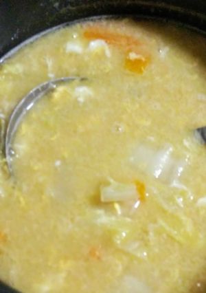 白菜と人参、溶き卵の優しいお味噌汁-レシピのメイン写真