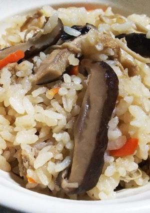 椎茸あと混ぜ炊き込みご飯-レシピのメイン写真