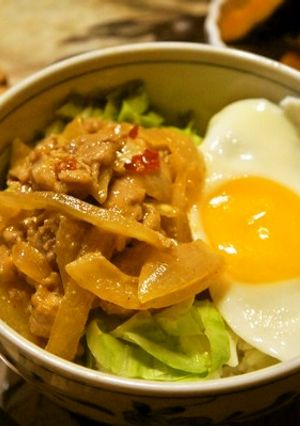ガッツリいって♪男子が喜ぶピリ辛味噌豚丼-レシピのメイン写真
