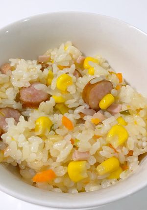 子どもも大好き♡野菜いっぱい炊飯器ピラフ-レシピのメイン写真