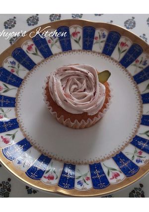 バタークリームのバラのカップケーキ-レシピのメイン写真