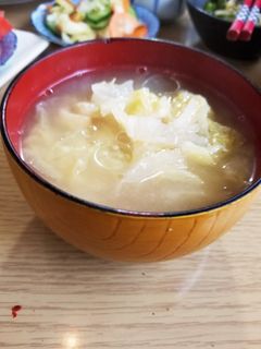 今日の味噌汁☆白菜、油揚げ-レシピのメイン写真
