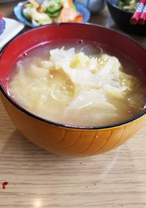 今日の味噌汁☆白菜、油揚げ-レシピのメイン写真