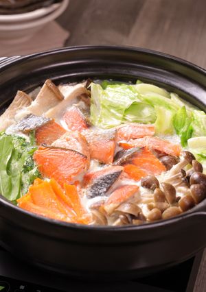 焼き鮭豆乳鍋＆みそカルボナーラ風ラーメン-レシピのメイン写真
