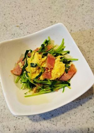 豆苗と卵ベーコンのバター醤油炒め-レシピのメイン写真