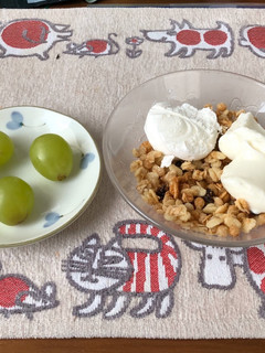 朝食に! フルグラ バニラ ヨーグルト-レシピのメイン写真
