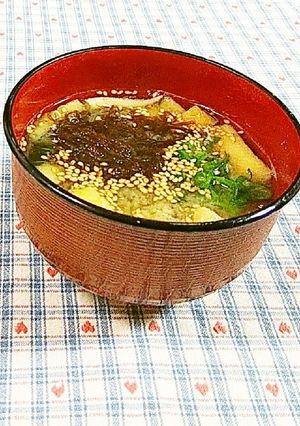 お味噌汁に、生もずく&ごま♪-レシピのメイン写真