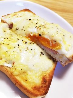 目玉焼きで簡単朝食⭐ハムエッグトースト-レシピのメイン写真