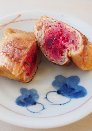 赤ビーツ入り油揚げ餃子-レシピのメイン写真