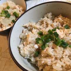 รูปของ ポン酢一本！鮭と帆立の炊き込みご飯