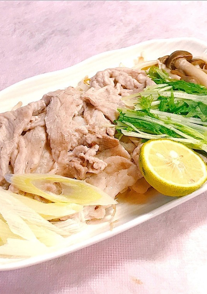 レンチンで簡単♪豚肉ともやしの蒸し物-レシピのメイン写真