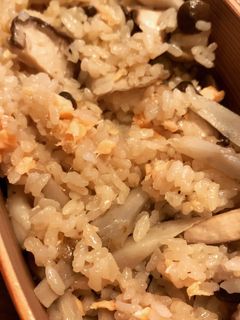 きのこと鮭の炊き込みご飯-レシピのメイン写真