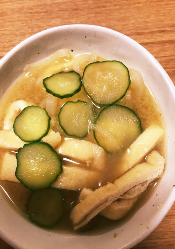 きゅうり玉ねぎとお揚げさんの味噌汁-レシピのメイン写真