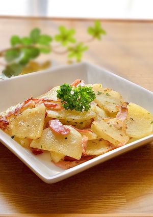 じゃがベーコン♪ガーリックバター 炒め-レシピのメイン写真