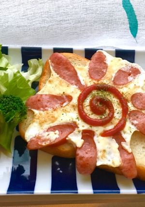 おひさまみたい♪簡単ソーセージエッグパン-レシピのメイン写真