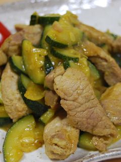 ズッキーニと豚ロース肉のカレー炒め-レシピのメイン写真