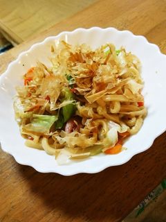 ぱぱっと簡単焼きうどん.。.:* ♥゛-レシピのメイン写真