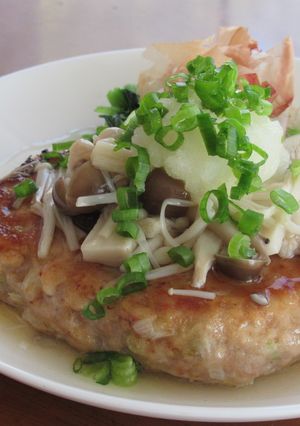 鶏ひき肉のハンバーグきのこ白だしあんかけ-レシピのメイン写真