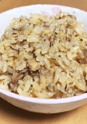 サバ味噌缶とチーズおかきの炊き込みご飯-レシピのメイン写真