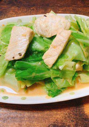 サメとキャベツの味噌マヨ炒め-レシピのメイン写真
