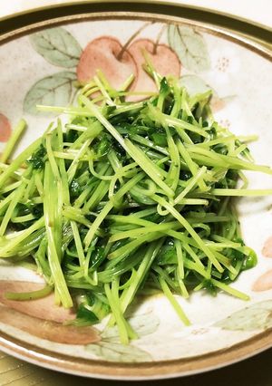 ごま油香る豆苗炒め-レシピのメイン写真