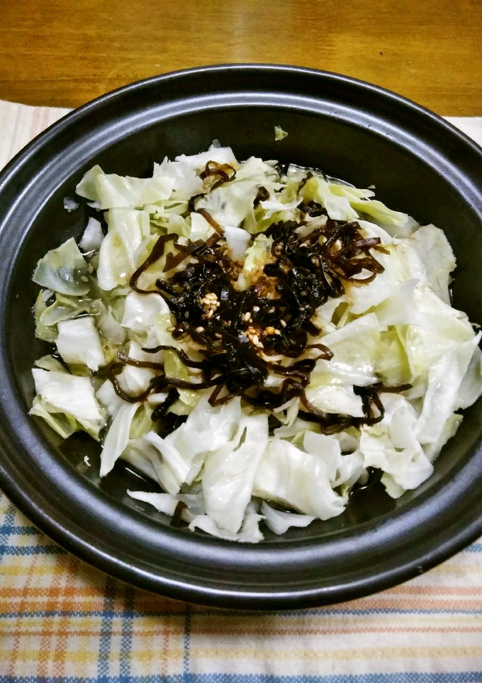 梨湖の簡単!キャベツ塩昆布蒸し-レシピのメイン写真