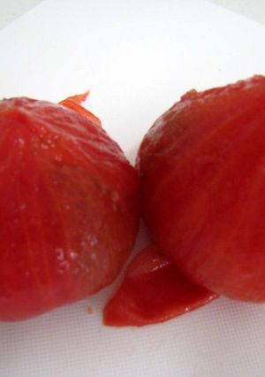 新発見!? お箸でトマトの皮むき-レシピのメイン写真