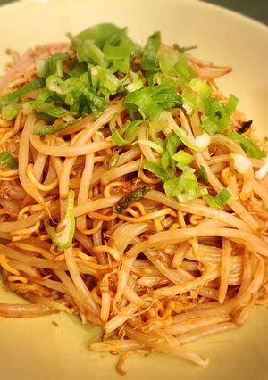 もやし入りカップ（即席）焼きそば-レシピのメイン写真