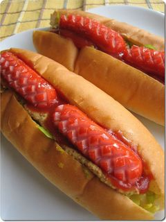 ☆赤いウインナーdeホットドッグ♪-レシピのメイン写真