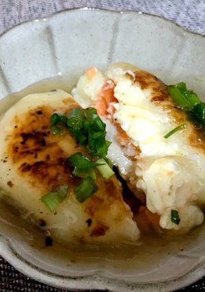 鮭とクリチのじゃがいも饅頭 生姜餡掛け-レシピのメイン写真