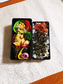 チキンピカタを入れて作りました。-レシピのメイン写真