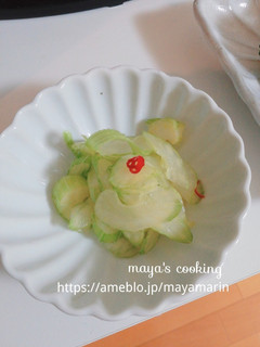 簡単で美味しい!セロリの浅漬け-レシピのメイン写真