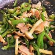 ピーマン、しめじ、ベーコンの塩昆布炒め