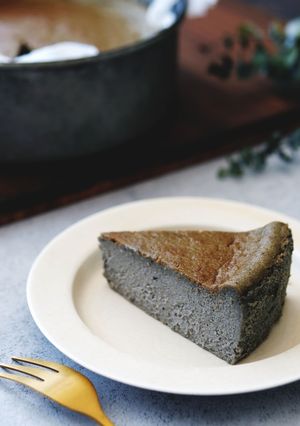とろける黒ごまチーズケーキ/小麦粉不使用-レシピのメイン写真