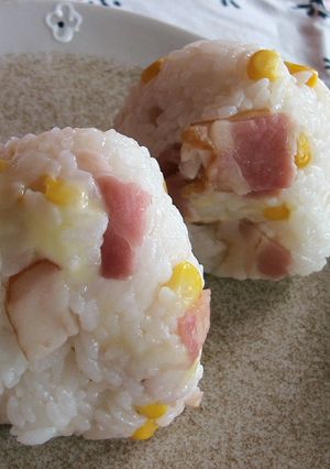 チーズ＆ベーコンdeコーンおにぎり☆-レシピのメイン写真