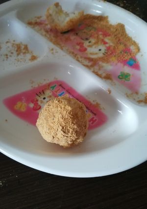 子供喜ぶ　チーズinきなこおにぎり-レシピのメイン写真