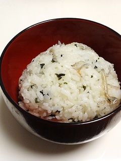 ちりめんじゃこと梅和えご飯-レシピのメイン写真