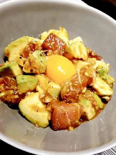 マグロとアボカドの甘辛ユッケ-レシピのメイン写真