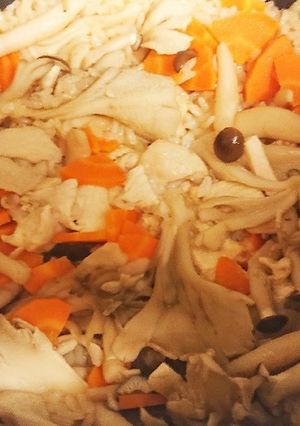 簡単 キノコの炊き込みご飯-レシピのメイン写真