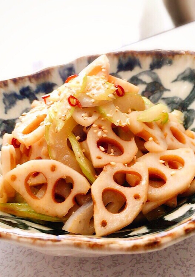 れんこんとセロリの塩きんぴら-レシピのメイン写真