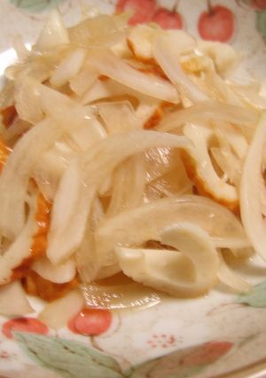 簡単すぎ！オニオンスライスの竹輪和え-レシピのメイン写真