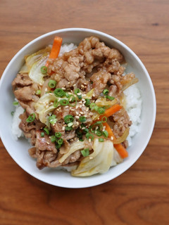 みんな大好き!簡単♪牛スタミナ丼-レシピのメイン写真