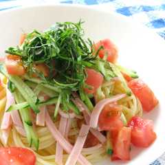 รูปของ ハムときゅうりのさっぱり冷たいパスタ♪