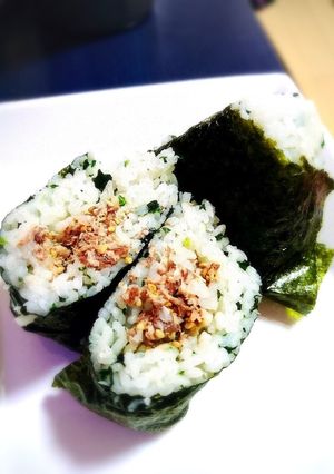 お弁当にも！鯖缶で！病みつきおにぎり-レシピのメイン写真
