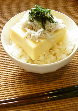 ☺簡単マンガ飯♪深夜食堂のたまご豆腐丼☺-レシピのメイン写真