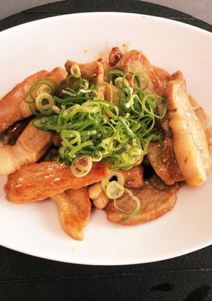 簡単！男飯！塩と日本酒のみ豚の酒蒸し焼き-レシピのメイン写真