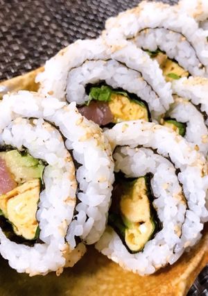 マグロとアボカドのカルフォルニアロール-レシピのメイン写真